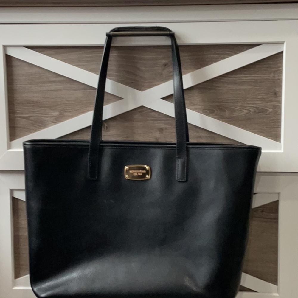 Closet Cleanout Sale! Classic Michael Kors  Laptop Bag Black